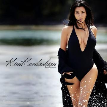 kim-kardashian-exposes-her-body-20