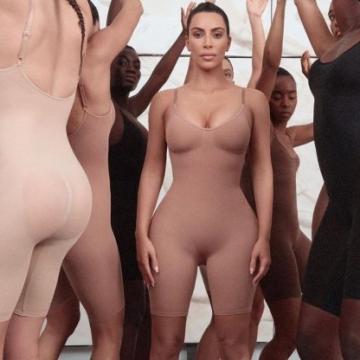 Kim-Kardashian-fat-ass-and-boobs-exposed-15