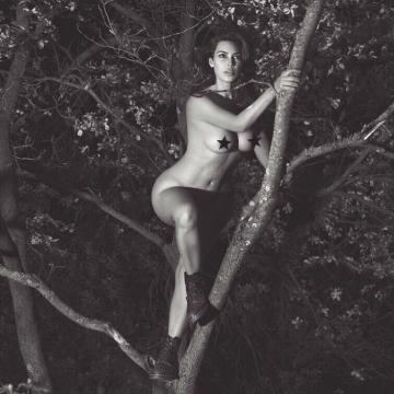kim-kardashian-naked-photo-exposed-03