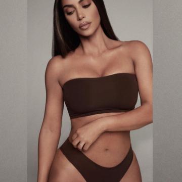 Kim Kardashian perfect naked body pics
