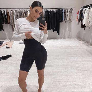 Kim-Kardashian-big-boobs-fat-ass-10