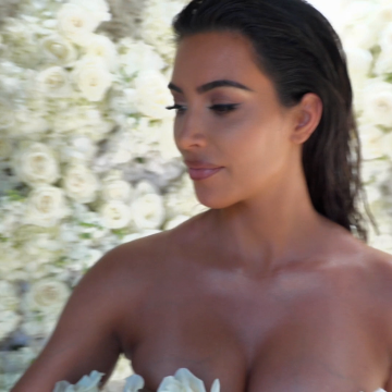 Kim-Kardashian-big-boobs-fat-ass-19