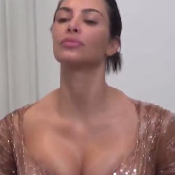 Kim-Kardashian-big-boobs-fat-ass-29