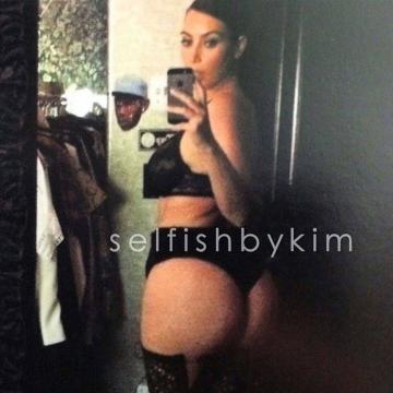 Kim Kardashian shows pussy
