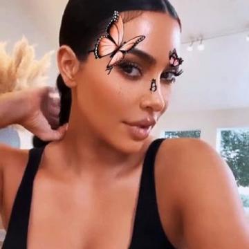 Kim-Kardashian-naked013