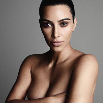 Kim Kardashian shows tits and pussy