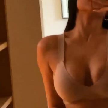 Kylie-Jenner-naked018