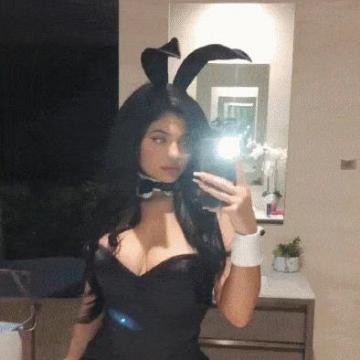 Kylie-Jenner-big-tits-photo-13