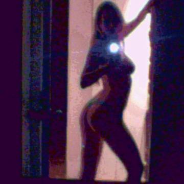 Leelee Sobieski sexy ass selfie