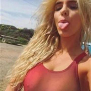 lele-pons-naked-and-hot-17