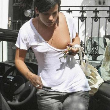 lily-allen-oops-pictures-surfaced-15