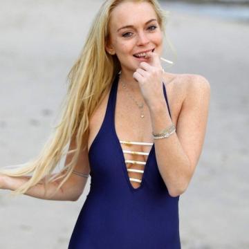 lindsay-lohan-naked-big-tits-photo-270