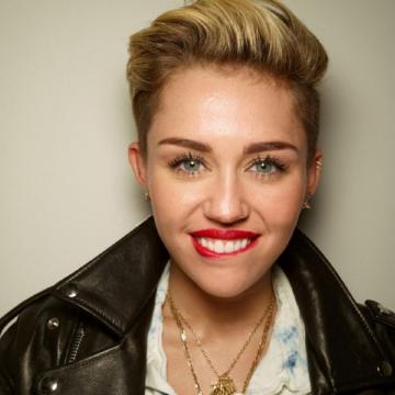 Miley-Cyrus-Nude-Best-Pics-photo-30