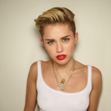 Miley-Cyrus-Nude-Best-Pics-photo-54