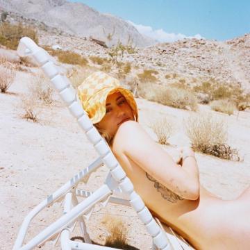 miley-cyrus-nudes-photo-exposed-59