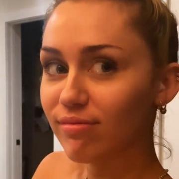 Miley-Cyrus-naked004