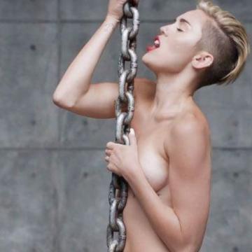miley-cyrus-just-topless-pics-04