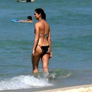 morena-baccarin-big-ass-pictures-20