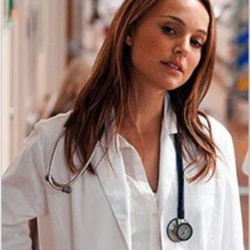 Natalie Portman as doctor