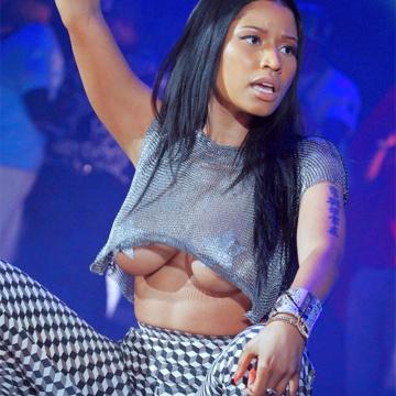 Nicki Minaj massive cleavage on stage