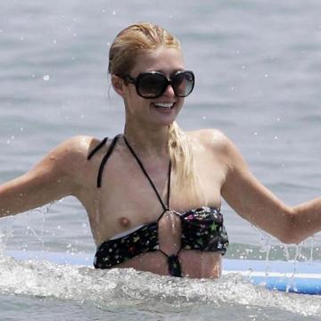 Paris Hilton oops bikini slip
