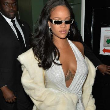 Rihanna flaunts eye popping cleavage