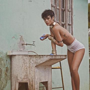 Rihanna-Nude-Best-Pics-photo-141