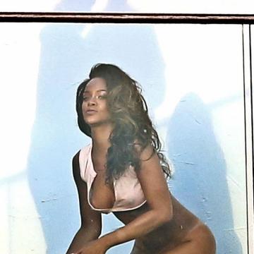 Rihanna-Nude-Best-Pics-photo-187