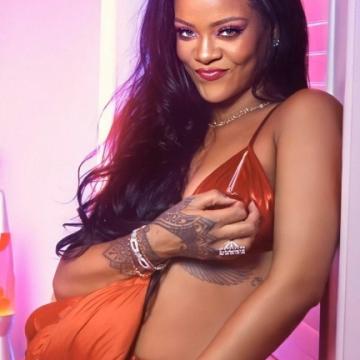 Rihanna-naked009