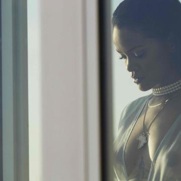 rihanna-nudes-108