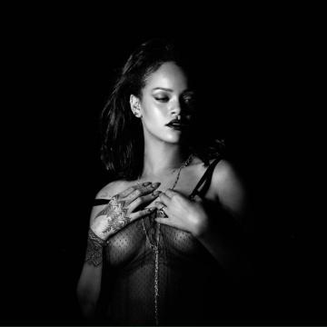 rihanna-nudes-170