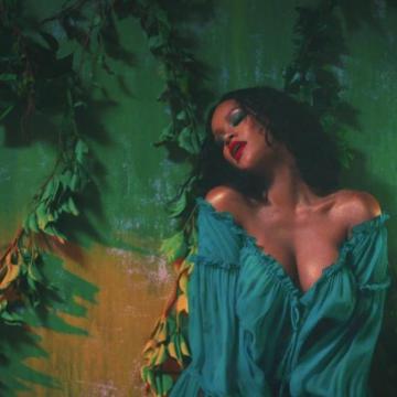 rihanna-nudes-276