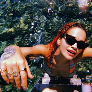 rita-ora-goes-topless-finally-17