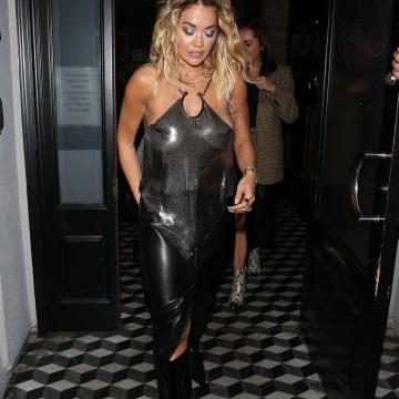 rita-ora-goes-naked-photo-254