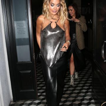 rita-ora-goes-naked-photo-275