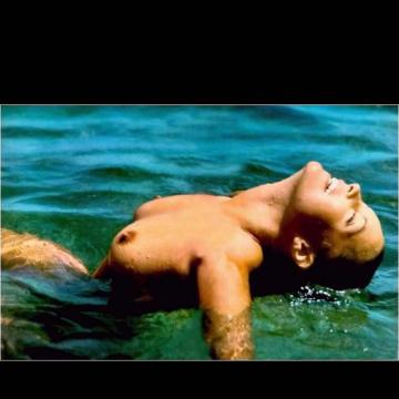 romy-schneider-big-breasts-expsoed-6