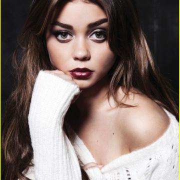 sarah-hyland-sexy-and-topless-pictures-17