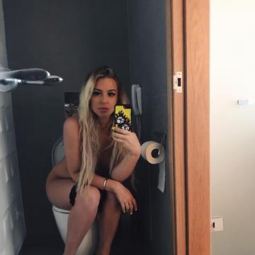 Tana-Mongeau-Youtube-Porn-Pictures-7