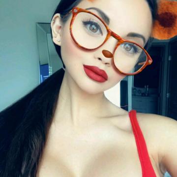 tawny-jordan-deep-cleavage-12