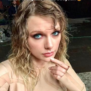 taylor-swift-naked-and-hot-07
