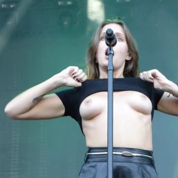 tove-lo-goes-topless-and-naked-27