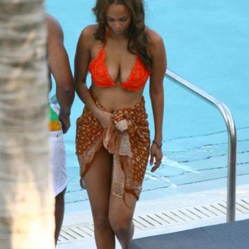 Tyra-Banks-nude-Finest-Naked-Pictures-photo-0159