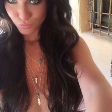 vicky-pattison-exposes-naked-body-2