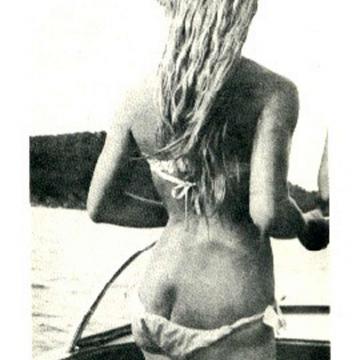 Brigitte Bardot reveals sexy naked body