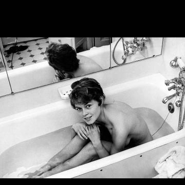 Brigitte Bardot shows sexy naked body