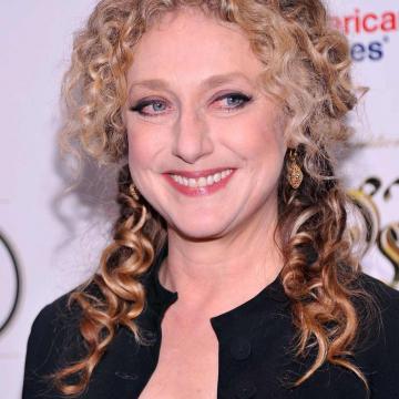 Carol Kane appears in sexy lingerie
