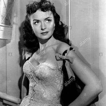 Donna Reed looks truly awesome