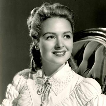 Donna Reed wears this lingerie out in public