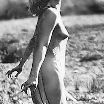 Jean Harlow goes nude and looks sexy