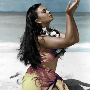 Jean Simmons sexy posing